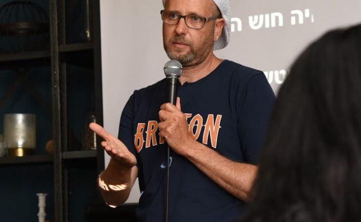 גיל קופטש – קומיקאי תסריטאי מחזאי ופרשן התורה