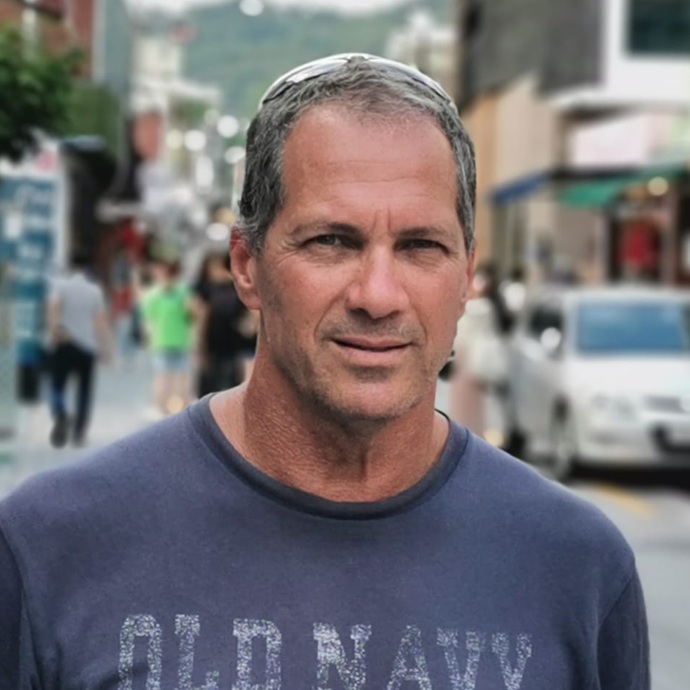 לשחות בין הפיזי למנטלי – טל סנונית